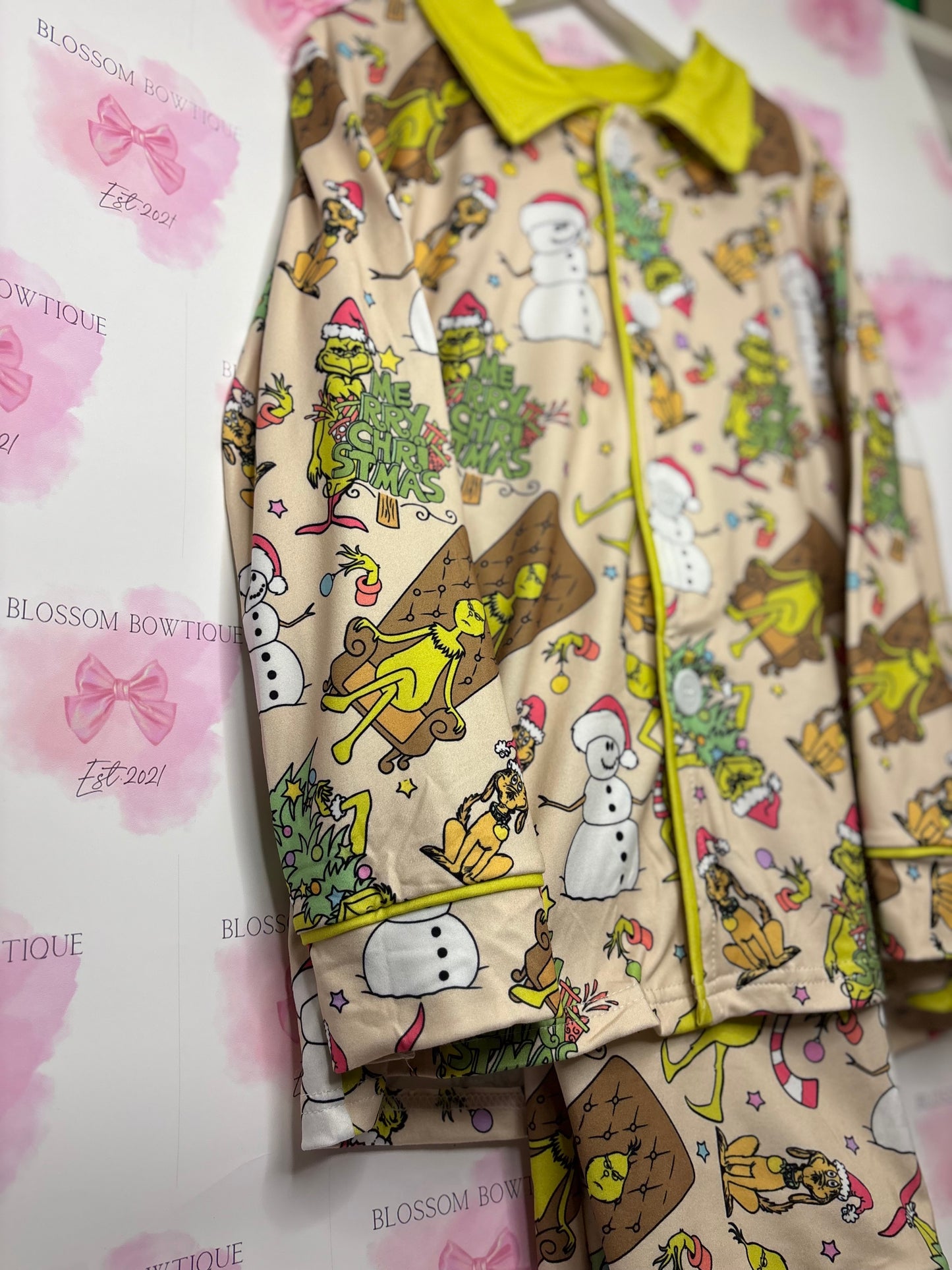 You’re a mean one! Men’s Christmas pyjamas