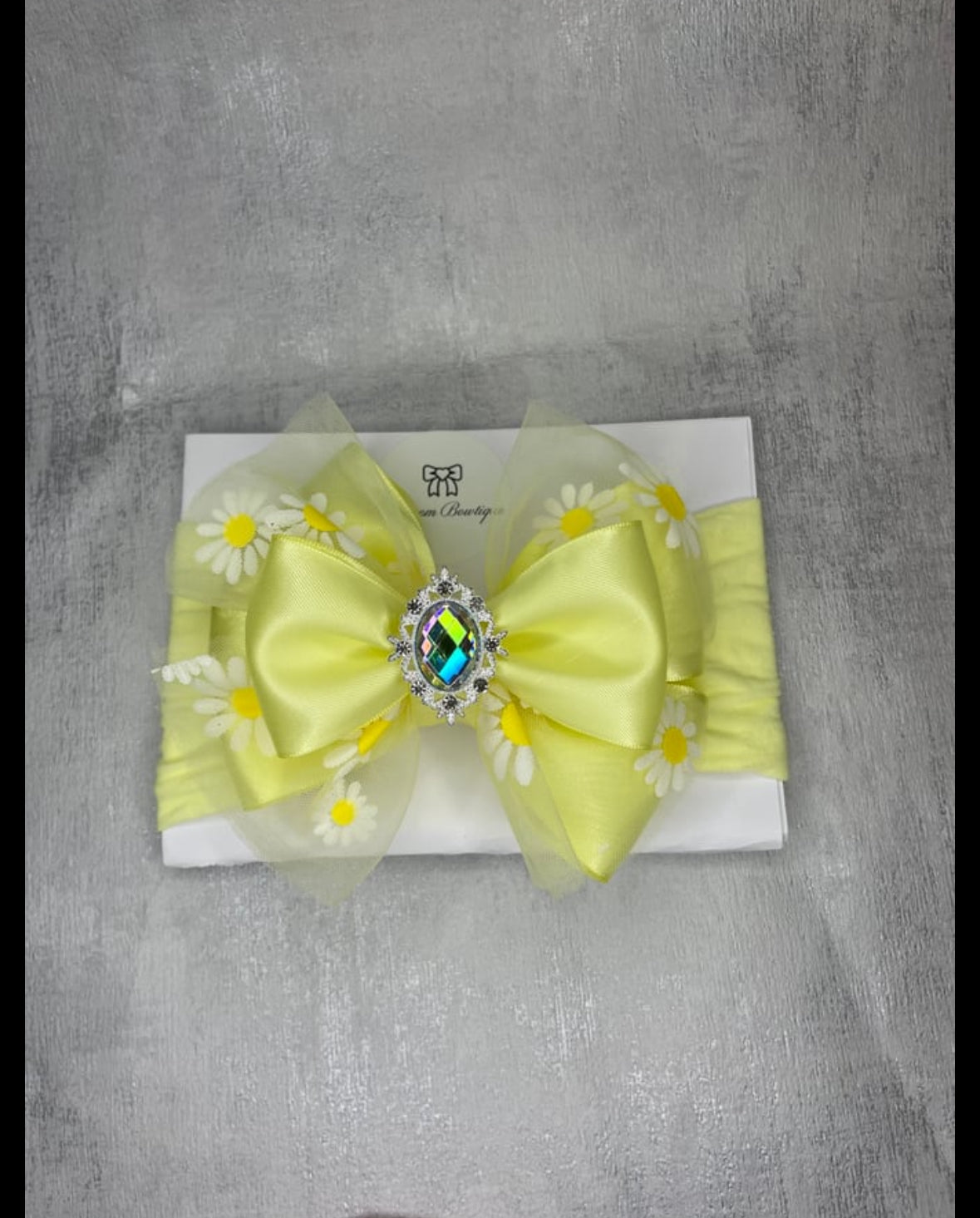 Sunshine and daisies Bow
