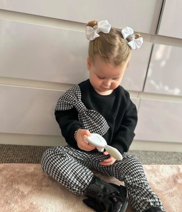 Pig tail bow set (2 bows)