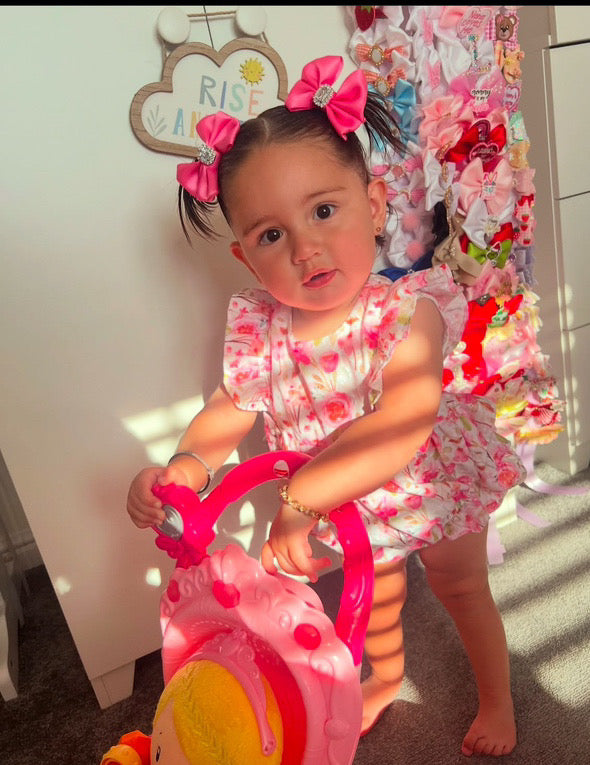 Pig tail bow set (2 bows)