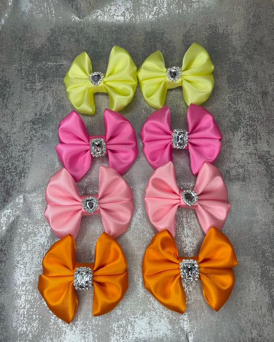 Pig tail bow set (2 bows)