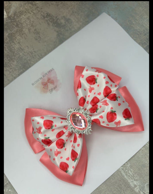 Strawberries and cream bow